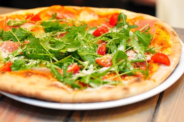 Photo montrant une pizza italienne