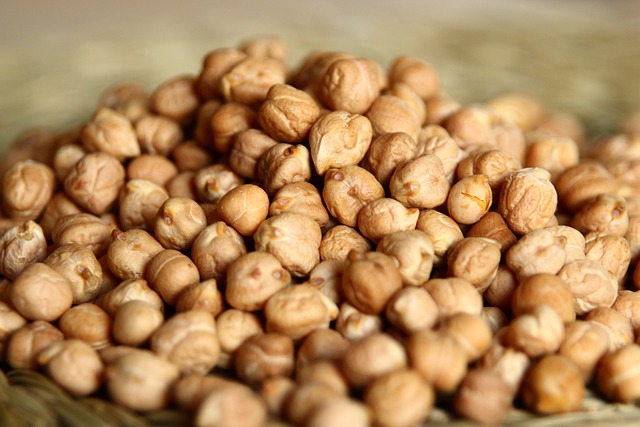 Photo de pois chiche pour la confection de farinata